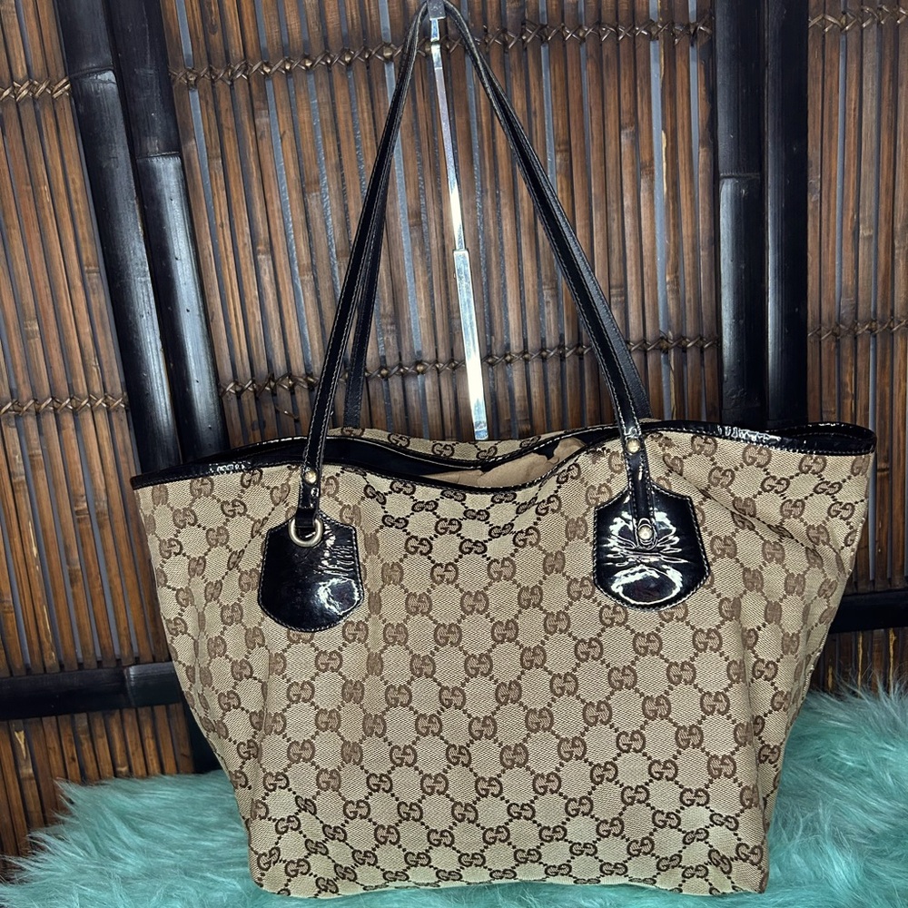 Gucci Shoulder Bag